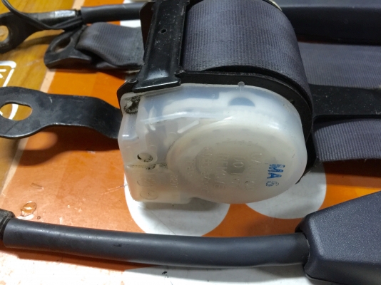 ขายเบลท์แบบออโต้ล๊อคของรถมิร่าพร้อมสวิทช์เซ็นต์เซอร์คู่หน้า