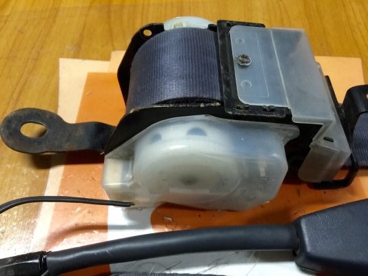 ขายเบลท์แบบออโต้ล๊อคของรถมิร่าพร้อมสวิทช์เซ็นต์เซอร์คู่หน้า