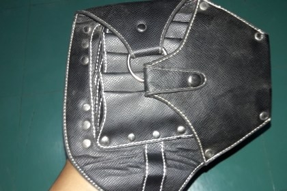 ขายกระเป๋าหนังสีดำใส่เครื่องมือช่างงานดีเก่าเก็บ