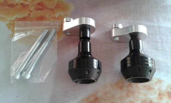 ขายกันล้ม motive special parts K-SPEED ซื้อของใหม่มาใส่ CB 300 F แต่ไม่ได้ใส่ มี 2 ชุด ซื้อของใหม่มาราคา 2,500 บาท เน้นโทรเท่านั้น (ปรับราคาเหลือ 1,500 บาท)