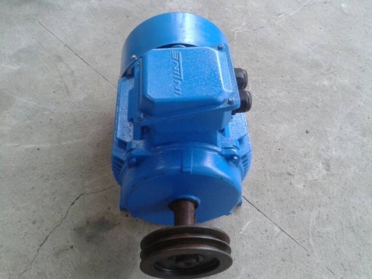 ต้องการขายมอเตอร์ 3 เฟส 15 แรงม้า( Inline motor 11kW (15HP) ต้องการขายมอเตอร์ 3 เฟส 15 แรงม้า( Inline motor 11kW (15HP)