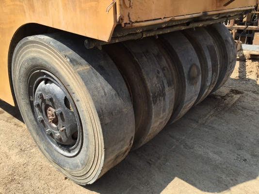 ขายด่วนรถบด9ล้อSAKAI TS7409 พร้อมใช้งาน เล่มทะเบียน