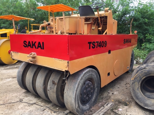 ขายด่วนรถบด9ล้อSAKAI TS7409 พร้อมใช้งาน เล่มทะเบียน