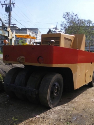 ขายด่วนรถบด9ล้อSAKAI TS7409 พร้อมใช้งาน เล่มทะเบียน