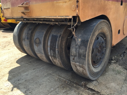 ขายด่วนรถบด9ล้อSAKAI TS7409 พร้อมใช้งาน เล่มทะเบียน