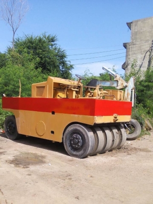 ขายด่วนรถบด9ล้อSAKAI TS7409 พร้อมใช้งาน เล่มทะเบียน