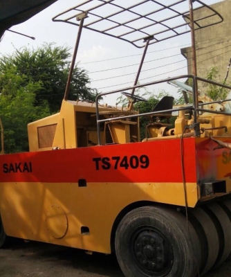 ขายด่วนรถบด9ล้อSAKAI TS7409 พร้อมใช้งาน เล่มทะเบียน