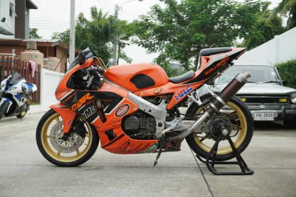 วุฒิ นนบุรี ขาย HONDA NC30 แฟริ่งแต่งรถสวยๆทะเบียนแท้พร้อมโอน