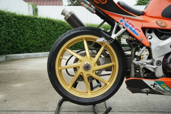 วุฒิ นนบุรี ขาย HONDA NC30 แฟริ่งแต่งรถสวยๆทะเบียนแท้พร้อมโอน