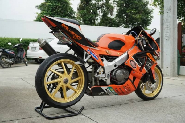 วุฒิ นนบุรี ขาย HONDA NC30 แฟริ่งแต่งรถสวยๆทะเบียนแท้พร้อมโอน