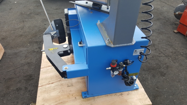 เครื่องถอดยาง 10 ถึงขอบ 24 ไฟ 220 v รหัสสินค้า B3 - 3 เครื่องถอดยาง 10 ถึงขอบ 24 ไฟ 220 v รหัสสินค้า B3 - 3