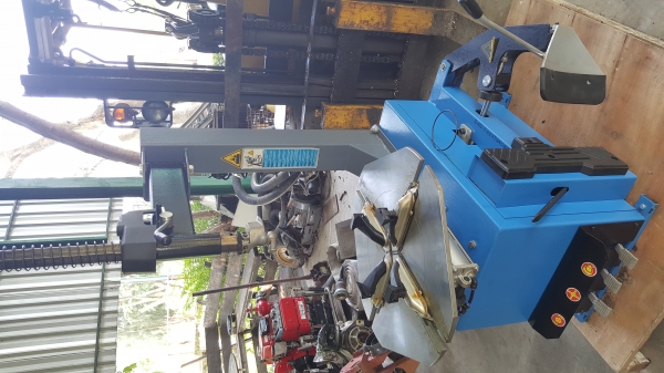 เครื่องถอดยาง 10 ถึงขอบ 24 ไฟ 220 v รหัสสินค้า B3 - 3 เครื่องถอดยาง 10 ถึงขอบ 24 ไฟ 220 v รหัสสินค้า B3 - 3