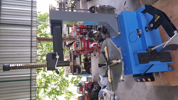 เครื่องถอดยาง 10 ถึงขอบ 24 ไฟ 220 v รหัสสินค้า B3 - 3 เครื่องถอดยาง 10 ถึงขอบ 24 ไฟ 220 v รหัสสินค้า B3 - 3