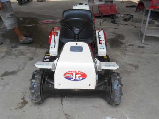 รถตัดหญ้า OREC RM80JD 11 แรง พร้อมใช้งาน