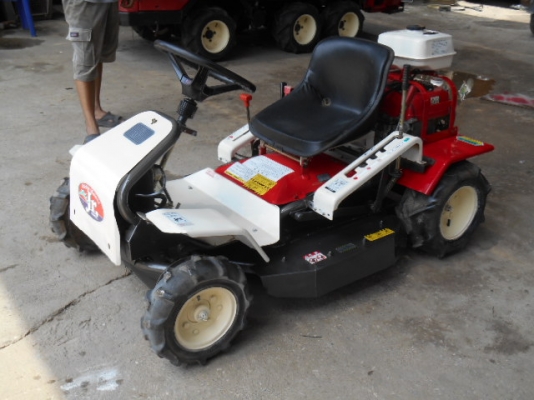 รถตัดหญ้า OREC RM80JD 11 แรง พร้อมใช้งาน