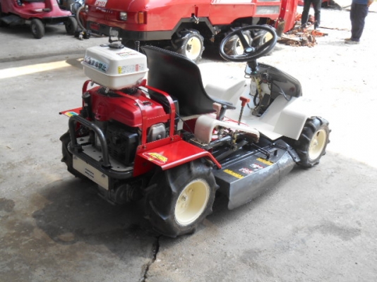 รถตัดหญ้า OREC RM80JD 11 แรง พร้อมใช้งาน