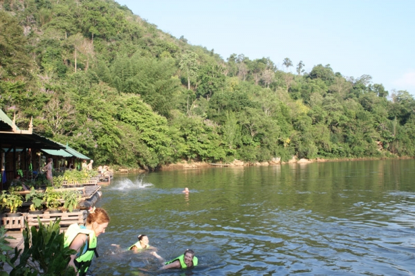 ขายบัตรที่พัก River Kwai Jungle View บนแม่น้ำแคว กาญจนบุรี ราคาถูกมากๆๆ ขายบัตรที่พัก River Kwai Jungle View บนแม่น้ำแคว กาญจนบุรี ราคาถูกมากๆๆ