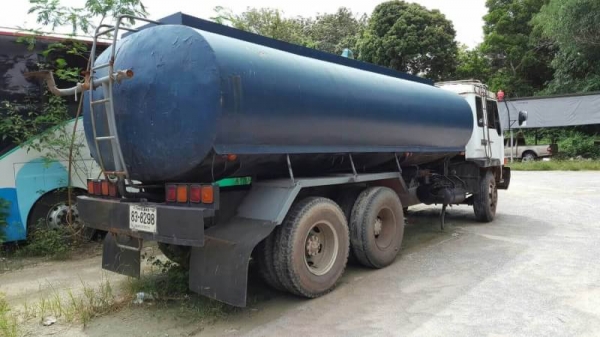 ขาย 565,000 Mitsu Fuso รถน้ำ 2 เพลา FN527M-A2xxxx เตรื่อง 6D16-195 แรง 10 เกียร์  หัวบาง ยางดี คัสชีสวย เล่มทะเบียน รถอยู่ จ.จันทบุรี  090-772-3710 090-772-3709