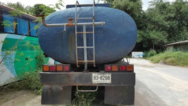 ขาย 565,000 Mitsu Fuso รถน้ำ 2 เพลา FN527M-A2xxxx เตรื่อง 6D16-195 แรง 10 เกียร์  หัวบาง ยางดี คัสชีสวย เล่มทะเบียน รถอยู่ จ.จันทบุรี  090-772-3710 090-772-3709