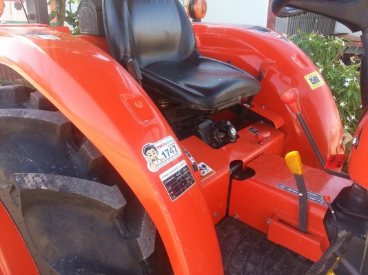 คูโบต้า L3608SP 4 WD ติดตั้งใบมีดหน้าใหม่ ผานหลังใหม่ ทำงาน 305 ชั่วโมง ปี จดะเบียน พ.ย. 2557