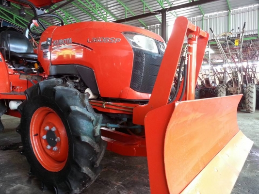 คูโบต้า L3608SP 4 WD ติดตั้งใบมีดหน้าใหม่ ผานหลังใหม่ ทำงาน 305 ชั่วโมง ปี จดะเบียน พ.ย. 2557
