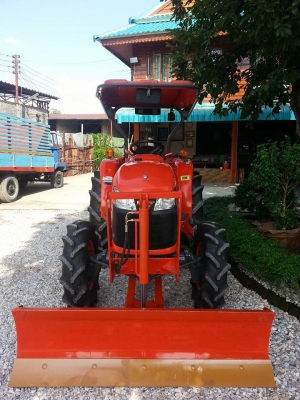 คูโบต้า L3608SP 4 WD ติดตั้งใบมีดหน้าใหม่ ผานหลังใหม่ ทำงาน 305 ชั่วโมง ปี จดะเบียน พ.ย. 2557