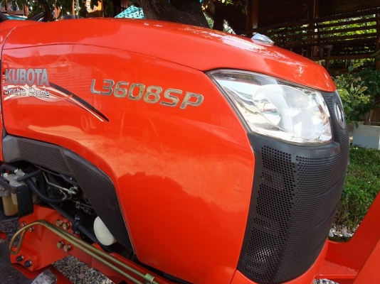 คูโบต้า L3608SP 4 WD ติดตั้งใบมีดหน้าใหม่ ผานหลังใหม่ ทำงาน 305 ชั่วโมง ปี จดะเบียน พ.ย. 2557