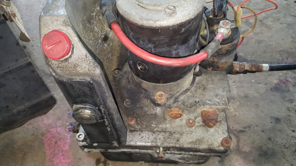 ปั้มไฮดรอลิค 24 ออก 1 สาย รหัสสินค้า B3 - 9