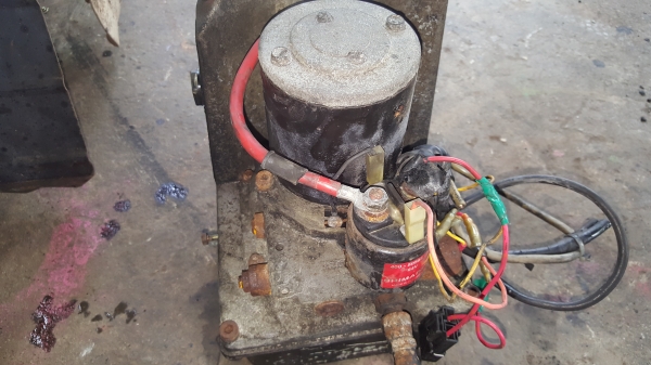 ปั้มไฮดรอลิค 24 ออก 1 สาย รหัสสินค้า B3 - 9