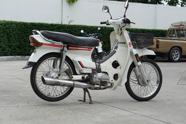 วุฒิ นนบุรี HONDA ดรีม100 คุรุสภารถสวยเดิมทะเบียนแท้ๆพร้อมโอน