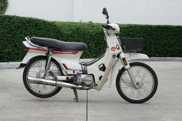 วุฒิ นนบุรี HONDA ดรีม100 คุรุสภารถสวยเดิมทะเบียนแท้ๆพร้อมโอน