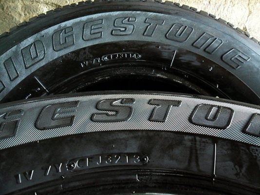 ยาง17กระบะสูง บริดสโตน265-65-R17ลงพื้นปี14 (4เส้น 3,900)ดอกหนา1 ซม.