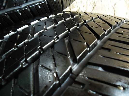 ยาง17กระบะสูง บริดสโตน265-65-R17ลงพื้นปี14 (4เส้น 3,900)ดอกหนา1 ซม.