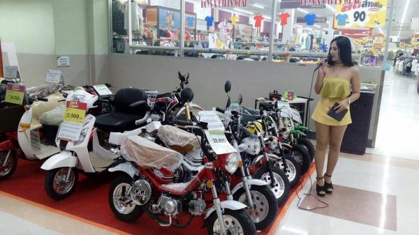 สินค้ามากมาย BIG C L&amp;P รถมอไซค์ ATV มังกี้กอลิล่า BUGGY GIGI และอื่นๆรวมไปถึงรถไฟฟ้า