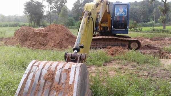 ขาย แบคโฮ KOBELCO SK200 Mark 2 เอกสารใบซื้อขาย รถใช้งานอยู่ครับ ราคาคุยกันได้