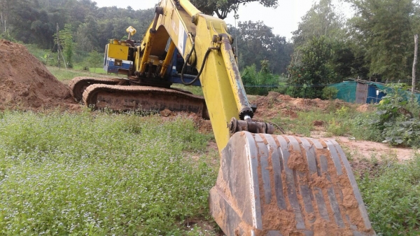 ขาย แบคโฮ KOBELCO SK200 Mark 2 เอกสารใบซื้อขาย รถใช้งานอยู่ครับ ราคาคุยกันได้