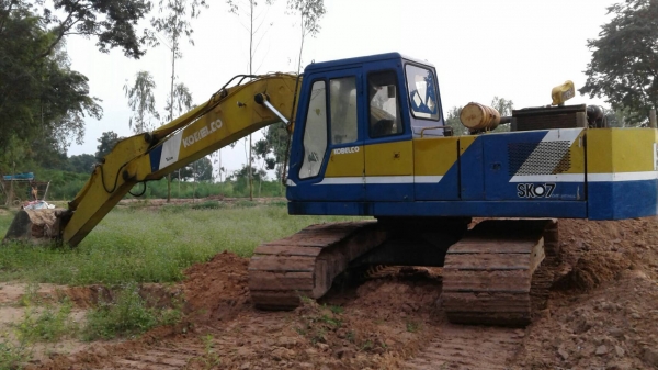 ขาย แบคโฮ KOBELCO SK200 Mark 2 เอกสารใบซื้อขาย รถใช้งานอยู่ครับ ราคาคุยกันได้