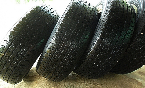 ยาง17กระบะสูง บริดสโตน255-65-R17ลงพื้นปี14 (4เส้น 3,800)ดอกหนา1 ซม.