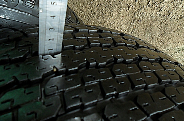 ยาง17กระบะสูง บริดสโตน255-65-R17ลงพื้นปี14 (4เส้น 3,800)ดอกหนา1 ซม.