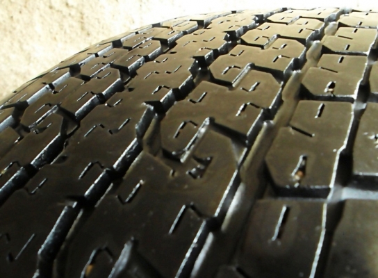 ยาง17กระบะสูง บริดสโตน255-65-R17ลงพื้นปี14 (4เส้น 3,800)ดอกหนา1 ซม.