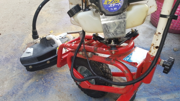 เครื่องตัดหญ้า พร้อมใช้ รหัส B3 - 4 สนใจสอบถามต่อรองได้ ขายได้ขาย เครื่องตัดหญ้า พร้อมใช้ รหัส B3 - 4 สนใจสอบถามต่อรองได้ ขายได้ขาย