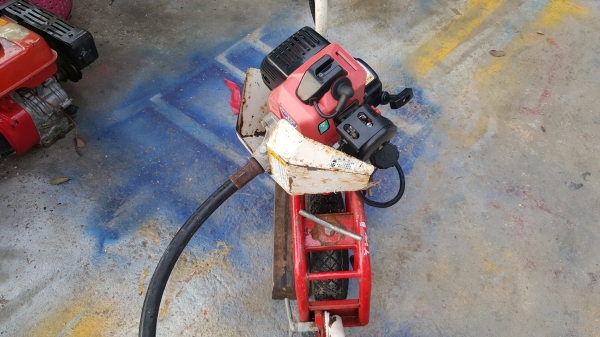 เครื่องตัดหญ้า พร้อมใช้ รหัส B3 - 4 สนใจสอบถามต่อรองได้ ขายได้ขาย เครื่องตัดหญ้า พร้อมใช้ รหัส B3 - 4 สนใจสอบถามต่อรองได้ ขายได้ขาย