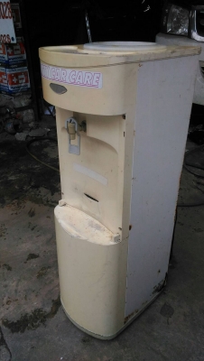 ตู้ทำน้ำเย็น รับประกันความเย็นให้ สภาพปานกลาง1000บาทTEL0890671028 อยู่ดอนเมือง IDline 0890671028