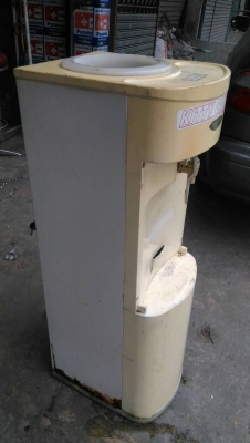 ตู้ทำน้ำเย็น รับประกันความเย็นให้ สภาพปานกลาง1000บาทTEL0890671028 อยู่ดอนเมือง IDline 0890671028