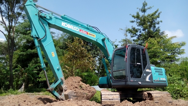 ขายด่วนรถ แบ็คโฮ sk 140-8 super x สภาพสวยพร้อมใช้งาน ชั่วโมงการทำงานน้อย 5,826 ชั่วโมง เครื่องดี เอวแน่น ปั๊มแรง ไฟฟ้าครบ สภาพสมบูรณ์ เอกสารแจ้งจำหน่ายจากอริยะ สนใจติดต่อ 080-7491645