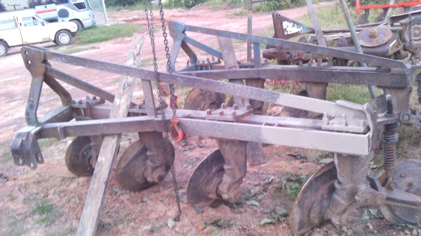 ขายผานรถไถฟอร์ดมี6พวง