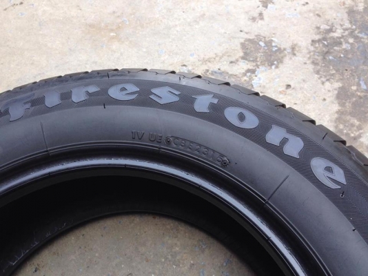 ยาง Firestone 215-65-16 ปี 15 ครบชุด 4 เส้น 5500 สภาพสวยๆไม่มีปะไม่บวมไม่กินข้าง ดอกยางเหลือเยอะเอาไปวิ่งกันใด้อีกยาวค่ะ