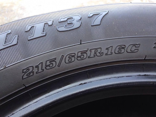 ยาง DUNLOP 215-65-16 ปี 15 ครบชุด 4 เส้น 4500 สภาพสวยๆไม่มีปะไม่บวมไม่กินข้าง ดอกยางเหลือเยอะเอาไปวิ่งกันใด้อีกยาวค่ะ ยาง DUNLOP 215-65-16 ปี 15 ครบชุด 4 เส้น 4500 สภาพสวยๆไม่มีปะไม่บวมไม่กินข้าง ดอกยางเหลือเยอะเอาไปวิ่งกันใด้อีกยาวค่ะ