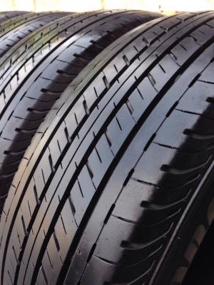 ยาง Bridgstone 215-65-16 ปี 15 ครบชุด 4 เส้น 6500 สภาพสวยๆไม่มีปะไม่บวมไม่กินข้าง ดอกยางเหลือเยอะเอาไปวิ่งกันใด้อีกยาวค่ะ