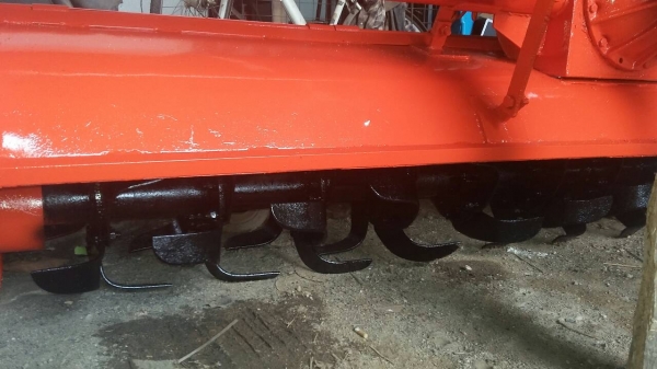 ขายโรตารีของรถไถใหญ่ของณรงค์ 9แถวกว้าง2เมตรกว่า